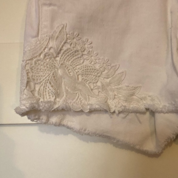 White denim shorts with lace details - Picture 2 of 4